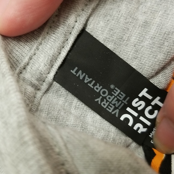 💪😁District Workout Tee Unisex - Picture 5 of 7